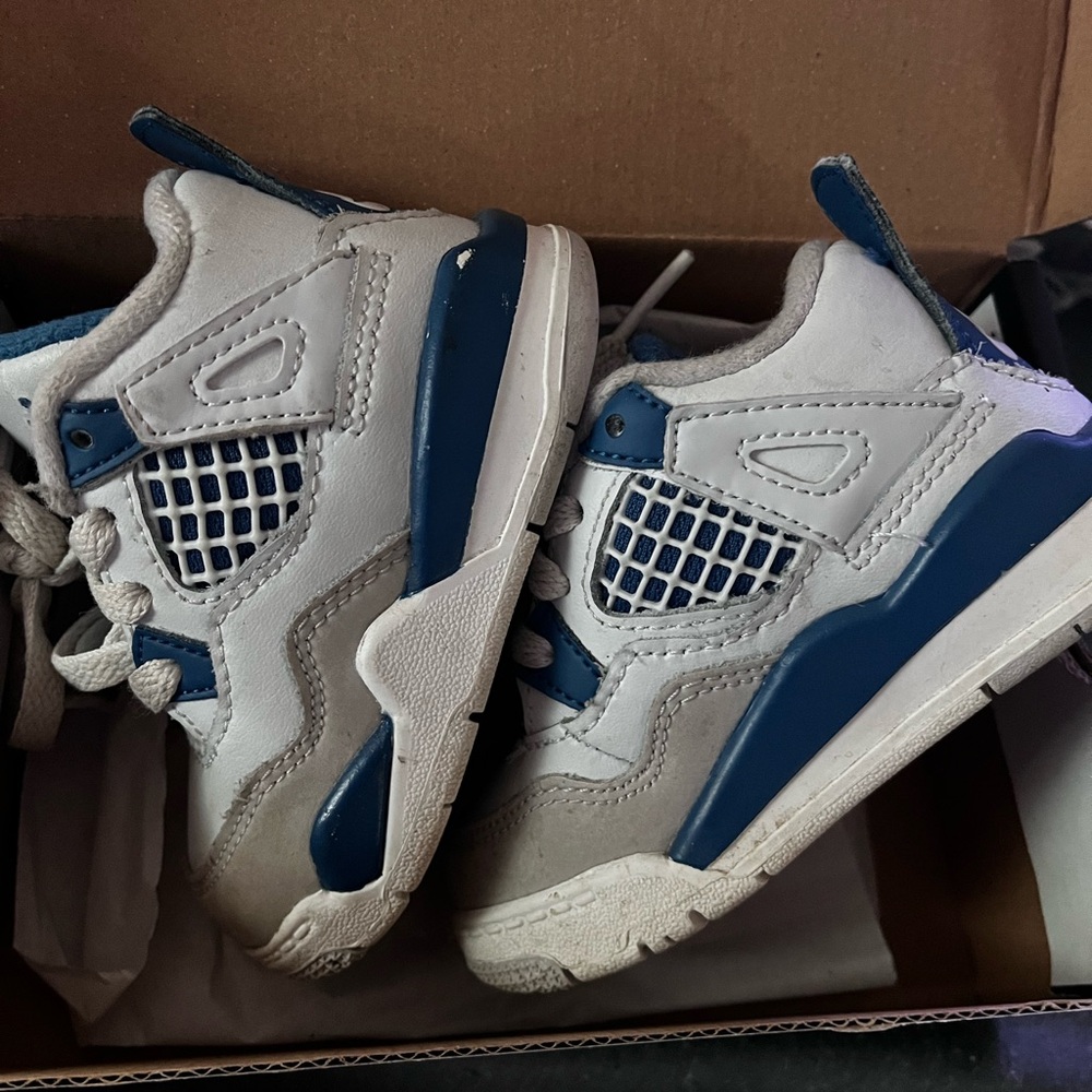 🔥 Jordan 4 Retro🔥 - Picture 4 of 5